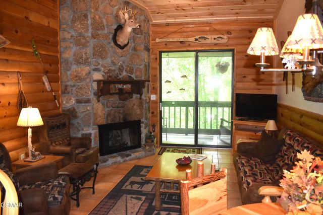 1435 Wiley Oakley Drive, Gatlinburg, TN 37738