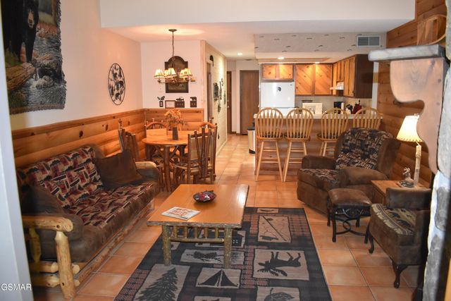 1435 Wiley Oakley Drive, Gatlinburg, TN 37738