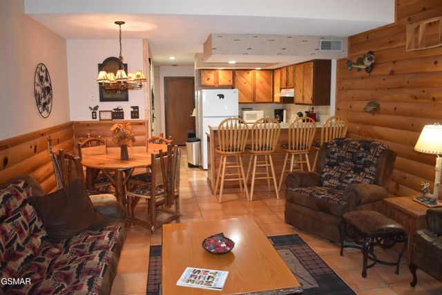 1435 Wiley Oakley Drive, Gatlinburg, TN 37738