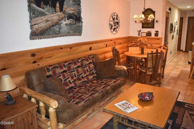 1435 Wiley Oakley Drive, Gatlinburg, TN 37738
