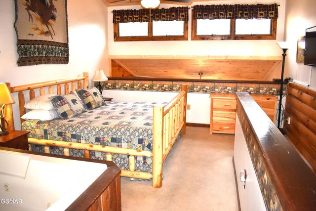 1435 Wiley Oakley Drive, Gatlinburg, TN 37738
