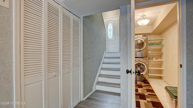 2 Lone Star Lane, Manalapan, NJ 07726