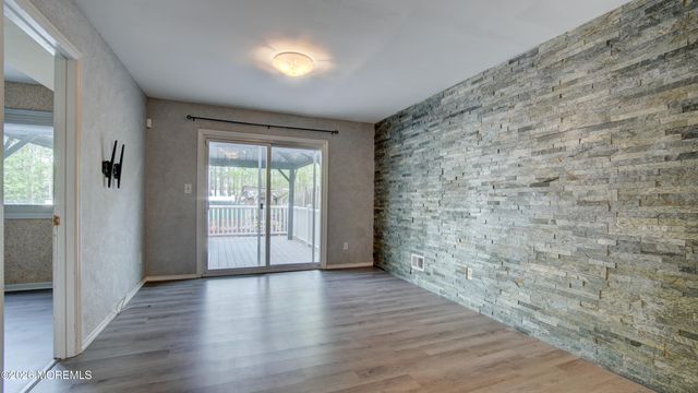 2 Lone Star Lane, Manalapan, NJ 07726
