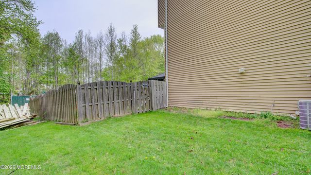 2 Lone Star Lane, Manalapan, NJ 07726