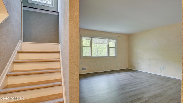 2 Lone Star Lane, Manalapan, NJ 07726
