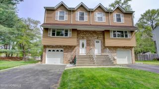 2 Lone Star Lane, Manalapan, NJ 07726
