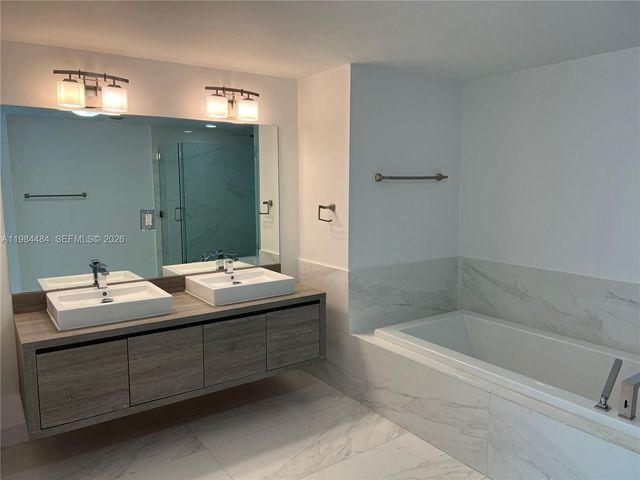 400 Sunny Isles Blvd 1105, Sunny Isles Beach, FL 33160