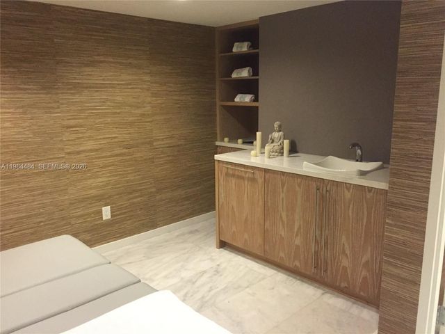 400 Sunny Isles Blvd 1105, Sunny Isles Beach, FL 33160