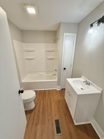 2711 Kenwood Dr, Hopkinsville, KY 42240