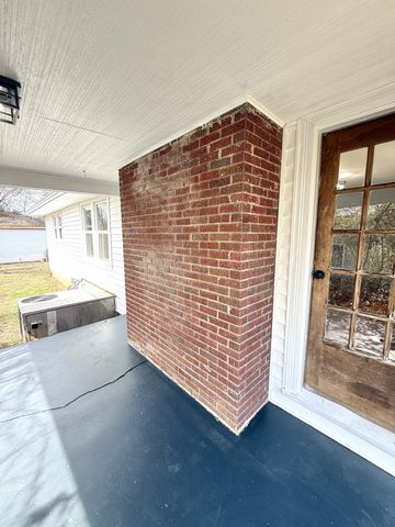 2711 Kenwood Dr, Hopkinsville, KY 42240