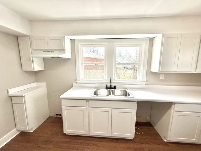 2711 Kenwood Dr, Hopkinsville, KY 42240