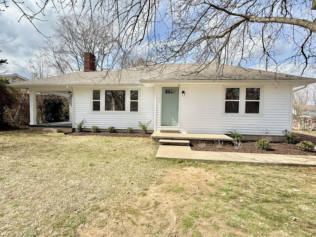 2711 Kenwood Dr, Hopkinsville, KY 42240