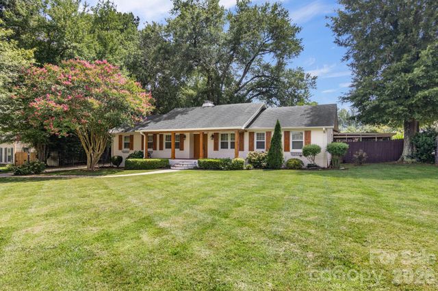 7030 Delta Lake Drive, Charlotte, NC 28215