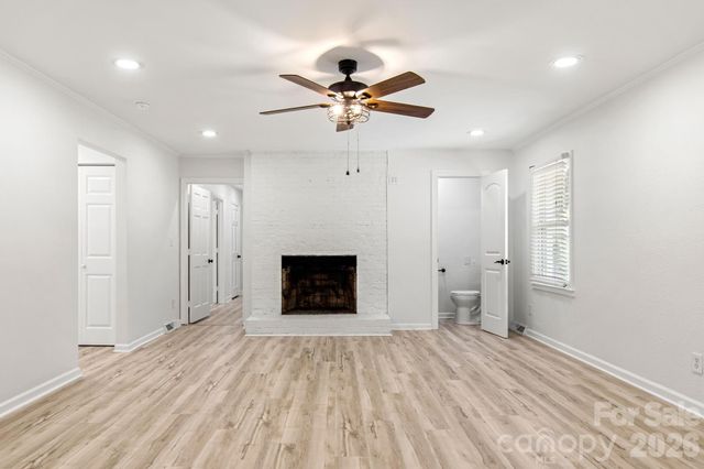 7030 Delta Lake Drive, Charlotte, NC 28215