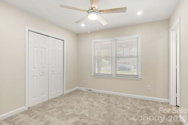 7030 Delta Lake Drive, Charlotte, NC 28215