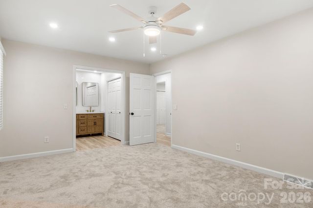 7030 Delta Lake Drive, Charlotte, NC 28215