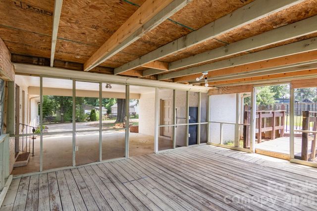 7030 Delta Lake Drive, Charlotte, NC 28215