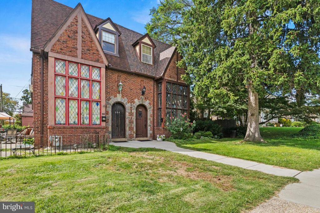 906 BURMONT RD, DREXEL HILL, PA 19026 — photo 2