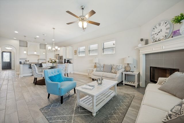 1014 W Villas Court, Lewisville, TX 75067