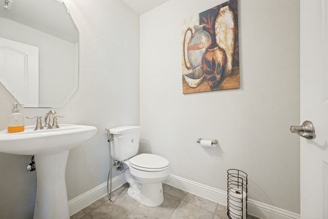1014 W Villas Court, Lewisville, TX 75067