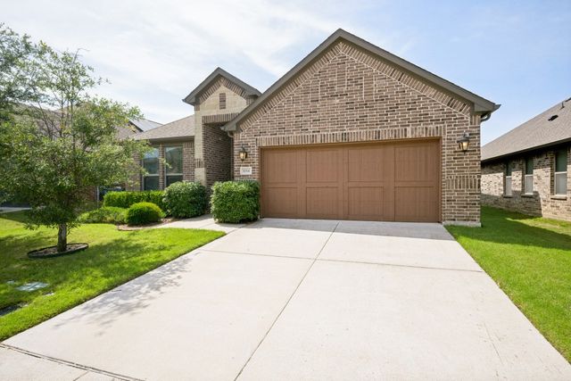 1014 W Villas Court, Lewisville, TX 75067