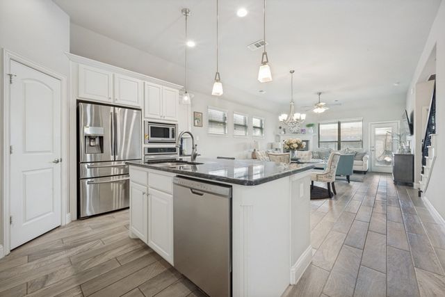 1014 W Villas Court, Lewisville, TX 75067
