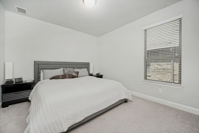 1014 W Villas Court, Lewisville, TX 75067