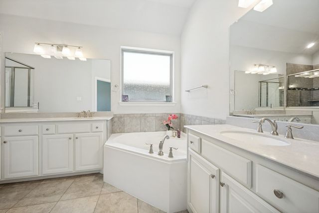 1014 W Villas Court, Lewisville, TX 75067