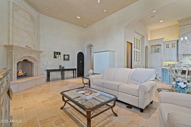 6322 E TURQUOISE Avenue, Paradise Valley, AZ 85253