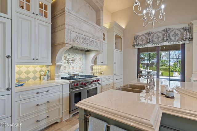 6322 E TURQUOISE Avenue, Paradise Valley, AZ 85253