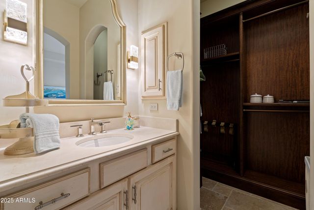 6322 E TURQUOISE Avenue, Paradise Valley, AZ 85253