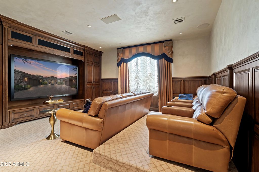 Image 10 of property listing at 6322 E TURQUOISE Avenue, Paradise Valley, AZ 85253