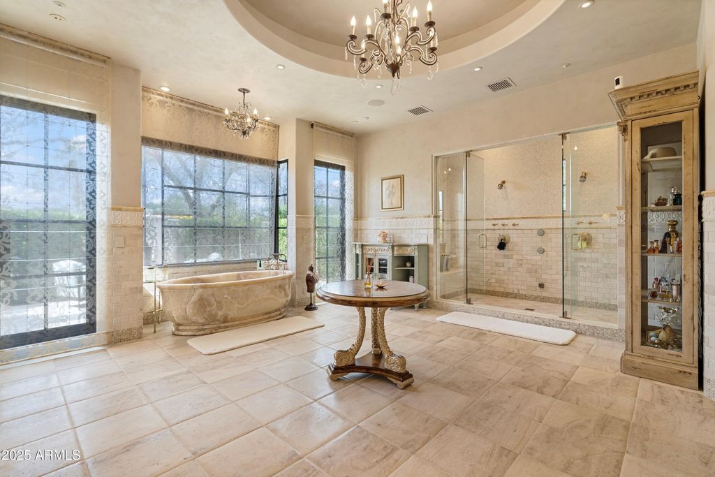 Image 13 of property listing at 6322 E TURQUOISE Avenue, Paradise Valley, AZ 85253