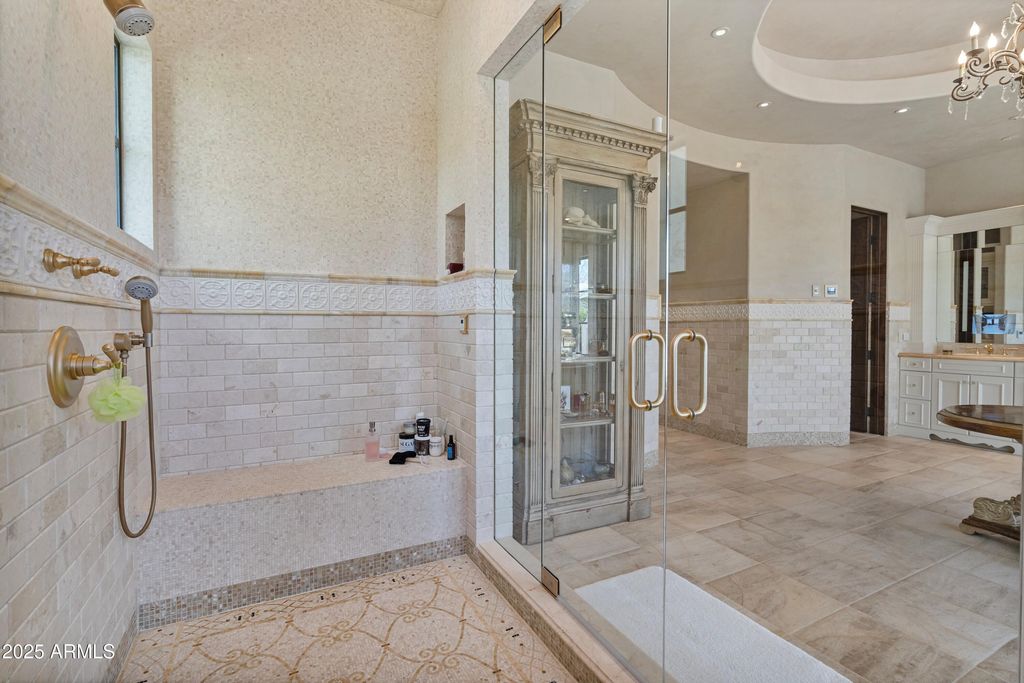 Image 15 of property listing at 6322 E TURQUOISE Avenue, Paradise Valley, AZ 85253