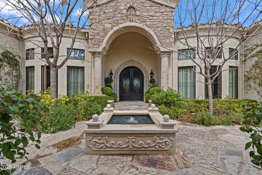 Image 27 of property listing at 6322 E TURQUOISE Avenue, Paradise Valley, AZ 85253