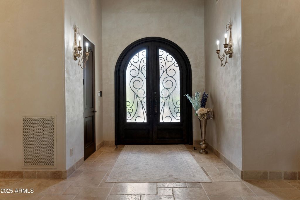 Image 33 of property listing at 6322 E TURQUOISE Avenue, Paradise Valley, AZ 85253