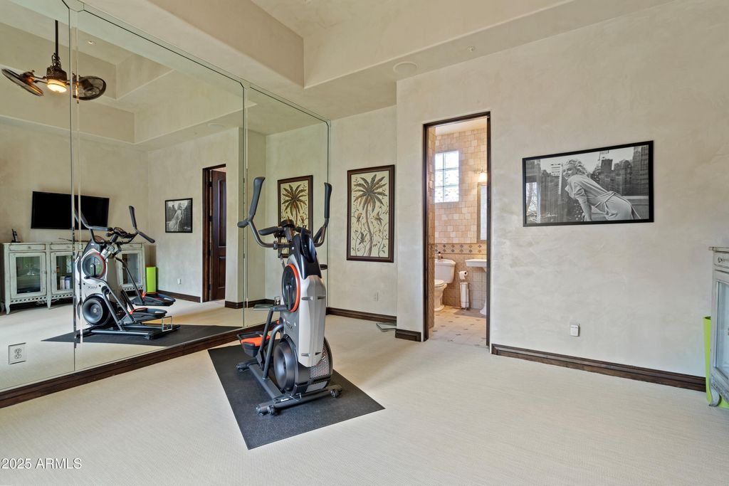 Image 44 of property listing at 6322 E TURQUOISE Avenue, Paradise Valley, AZ 85253