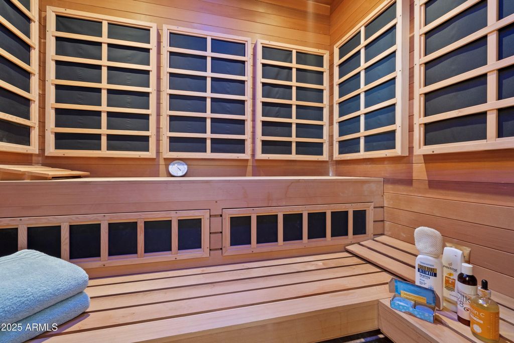 Image 47 of property listing at 6322 E TURQUOISE Avenue, Paradise Valley, AZ 85253