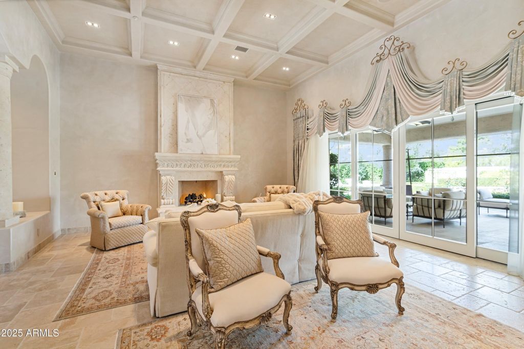 Image 51 of property listing at 6322 E TURQUOISE Avenue, Paradise Valley, AZ 85253