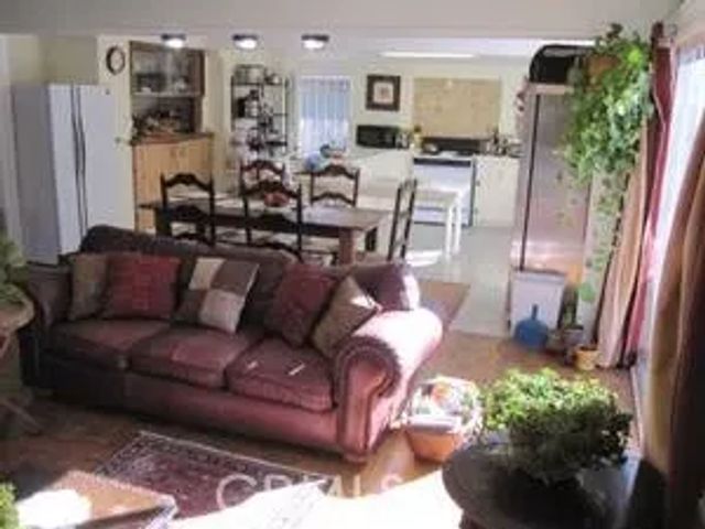17272 Simonds, Los Angeles, CA 91344