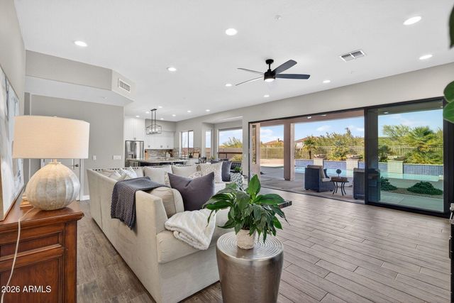 10674 E BUTHERUS Drive, Scottsdale, AZ 85255