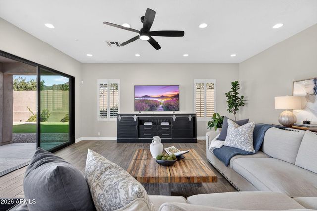 10674 E BUTHERUS Drive, Scottsdale, AZ 85255