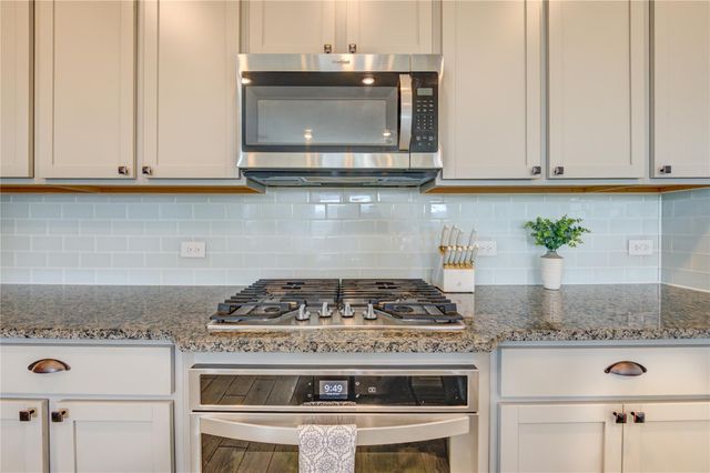 8023 Royal Palm Drive, Fulshear, TX 77441