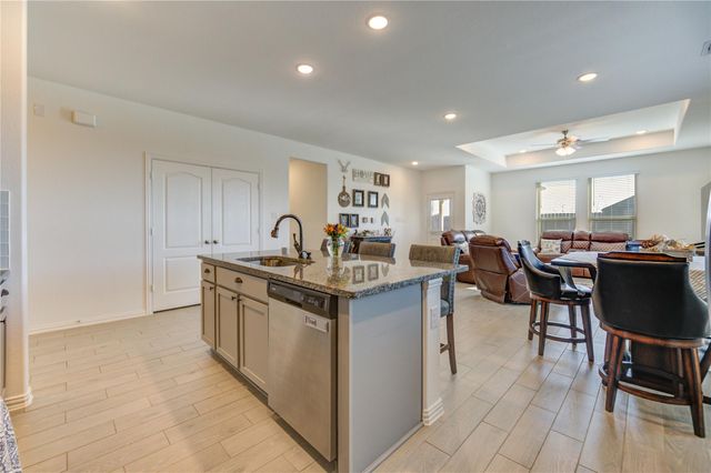 8023 Royal Palm Drive, Fulshear, TX 77441