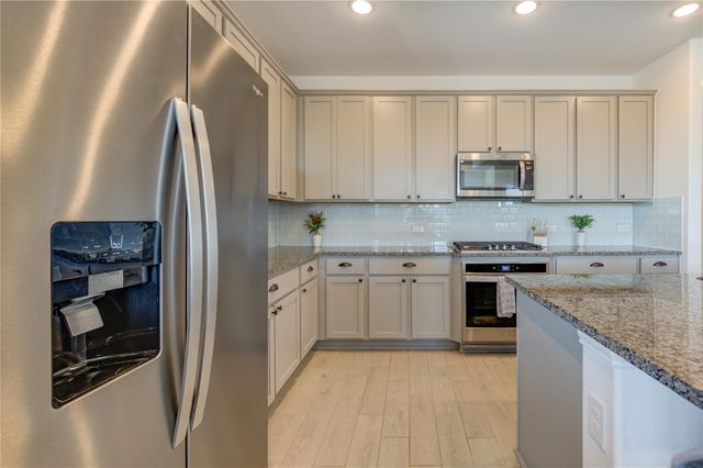 8023 Royal Palm Drive, Fulshear, TX 77441