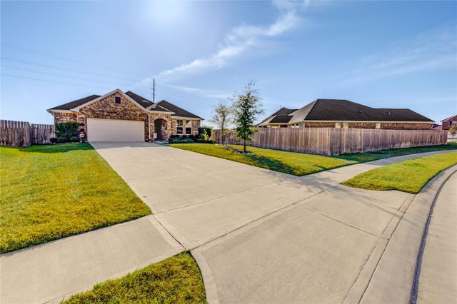 8023 Royal Palm Drive, Fulshear, TX 77441