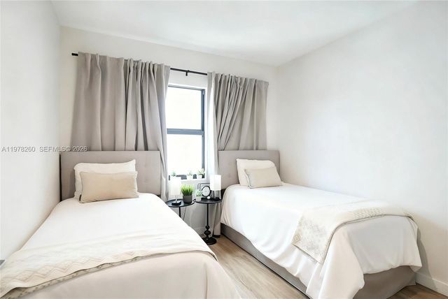 211 SE 4th St 3, Hallandale Beach, FL 33009