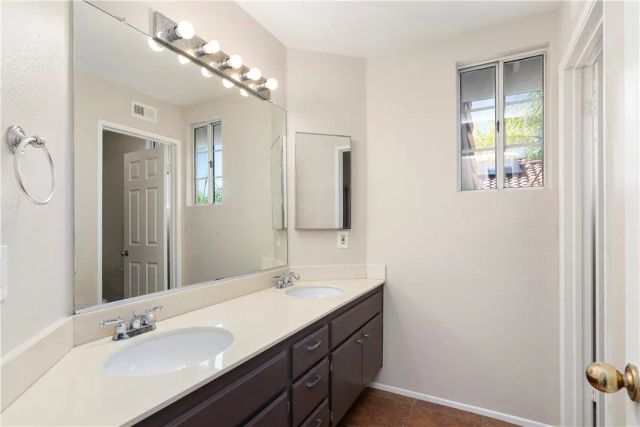 36194 Toulon, Murrieta, CA 92562