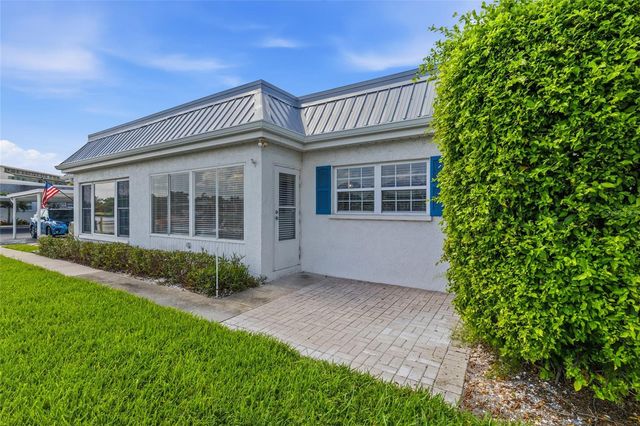9821 HERNANDO COURT, Bradenton, FL 34210