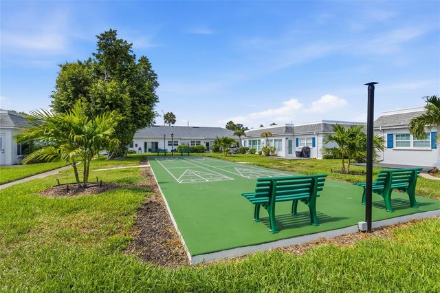 9821 HERNANDO COURT, Bradenton, FL 34210